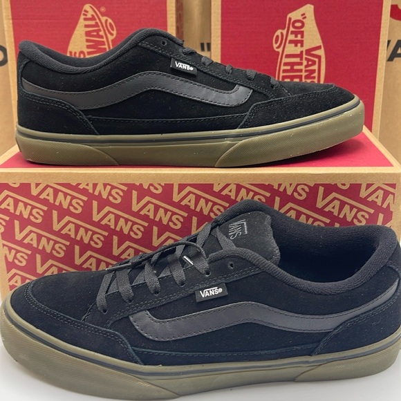 Vans Men’s Bearcat
Black/Dark Gum
VN000DT239L
Sneakers - Picture 1 of 16